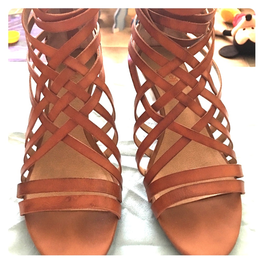 ๐๐๐SOLD๐๐๐Levity wedge heel strappy sandals - Picture 1 of 5